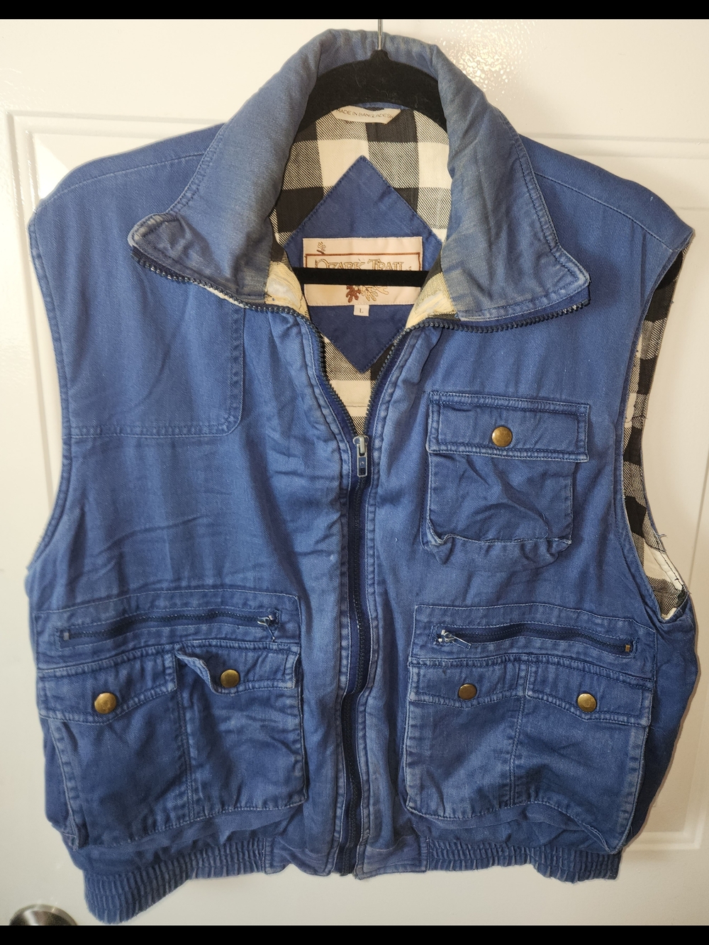 Vintage Ozark Trail Medium Navy Blue Utility Cargo Vest Plaid Flannel Lined 90s